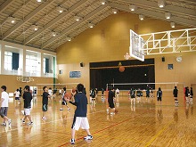 新体育館内